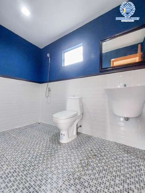 *****ทาวน์เฮ้าส์มือสองย่านปทุมธานี ม.พฤกษา60/1 รังสิต-บางพูน #หลังมุม เนื้อที่กว้างขวางถึง 27 ตร.ว. ฟังก์ชัน 3 ห้องนอน 2 ห้องน้ำ 1 ที่จอดรถ บนทำเลเดินทางสะดวก เชื่อมต่อถนนหลายเส้นทาง เพียง 12 นาทีก็ถึงรถไฟฟ้าสายสีแดง "สถานีรังสิต" ใกล้ฟิวเจอร์พาร์ค และทางด่วน "บางพูน" ราคาถูกสุดในย่านนี้! จองด่วน!